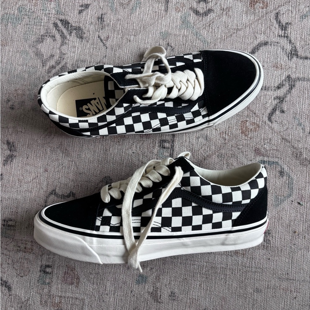 Vans Premium Old Skool Black and white checkerboard print sneakers (men’s sz 11)